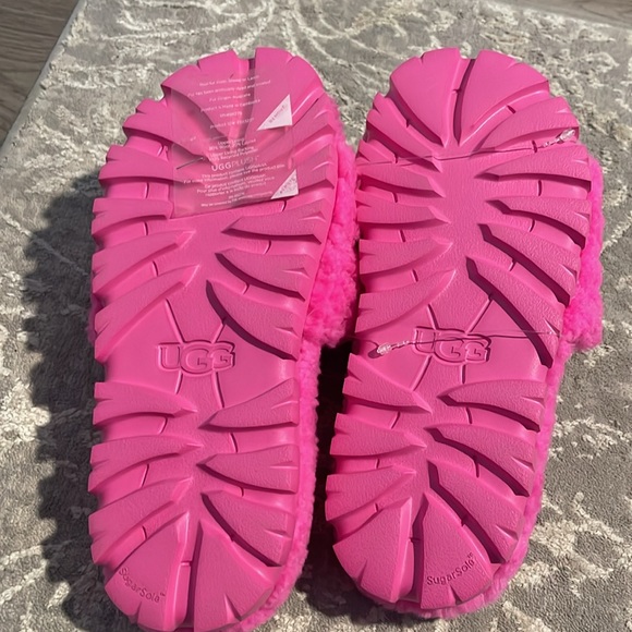 UGG slippers - Picture 3 of 5